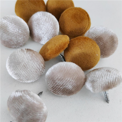 Fivela decorativa para sofá